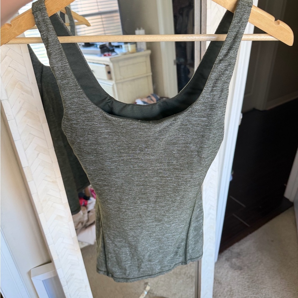 Lululemon Women’s Scoop Neck Tank Top - Olive Green Activewear - Picture 3 of 4